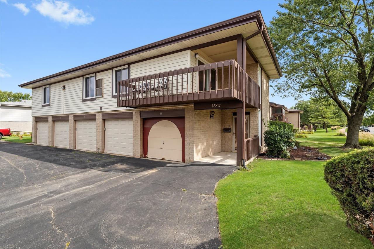 15817 Orlan Brook Dr. #35, Orland Park, IL 60462