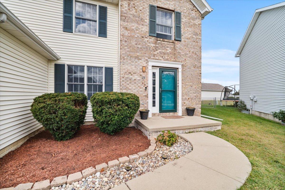 23 Breckenwood Ct., Bloomington, IL 61704