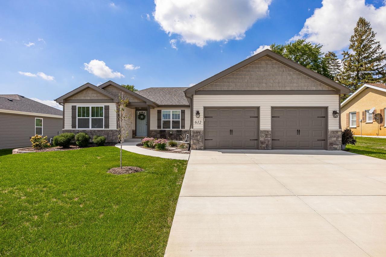 612 S Rathje Rd., Peotone, IL 60468