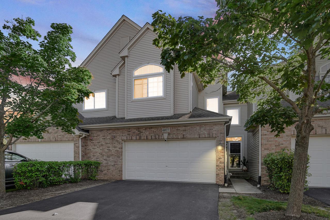 6077 Delaney Dr. #20-2, Hoffman Estates, IL 60192
