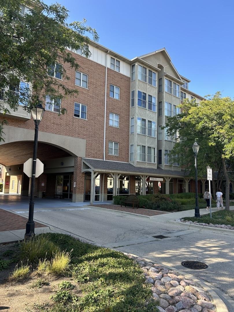 [Address Hidden by Seller], Roselle, IL 60172