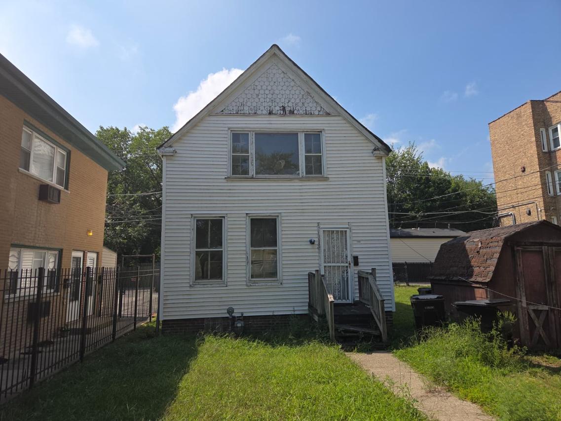7008 S East End Ave., Chicago, IL 60649