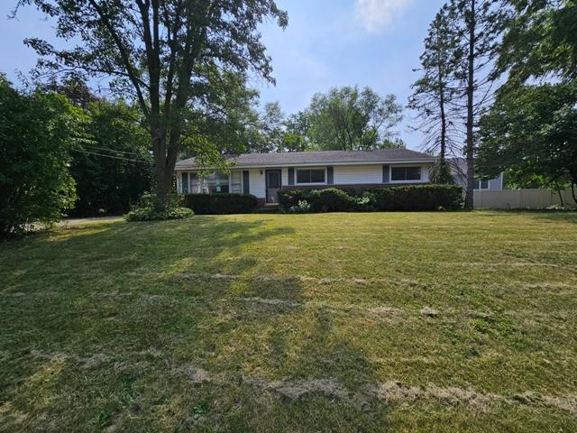 1004 Jenkisson Ave., Lake Bluff, IL 60044