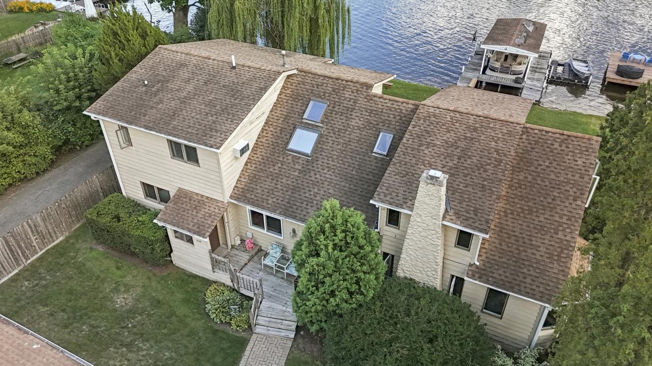 1439 Lowe Dr., Algonquin, IL 60102