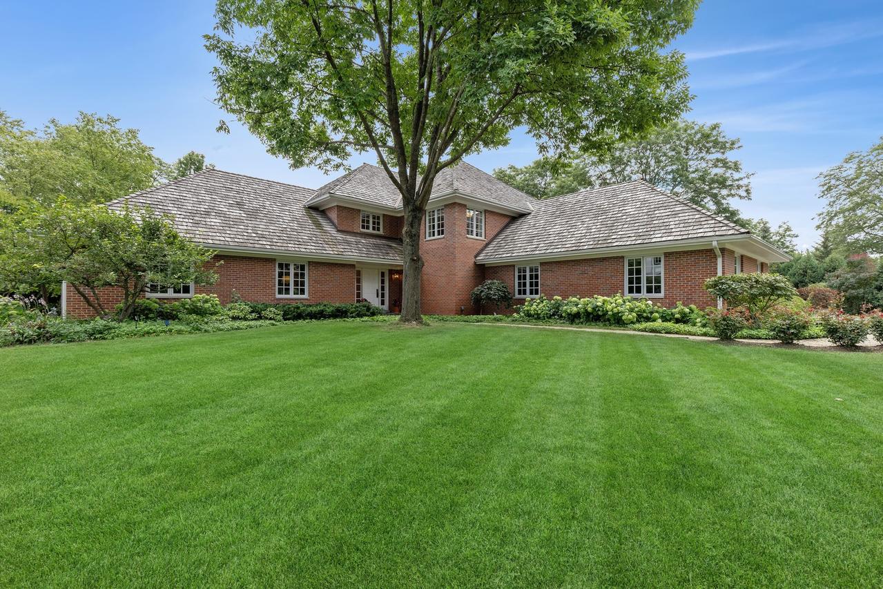 390 S Basswood Rd., Lake Forest, IL 60045
