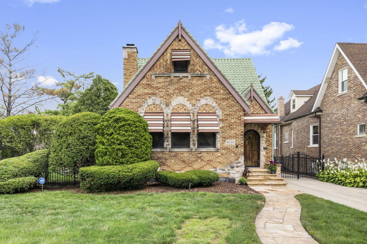 6235 N Newcastle Ave., Chicago, IL 60631