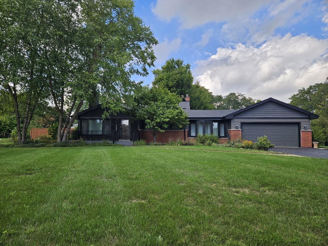 1418 W Saint James Pl., Arlington Heights, IL 60005
