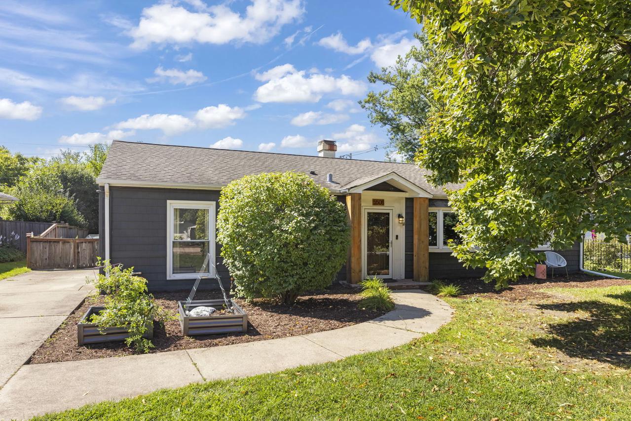 5508 S Bruner St., Hinsdale, IL 60521