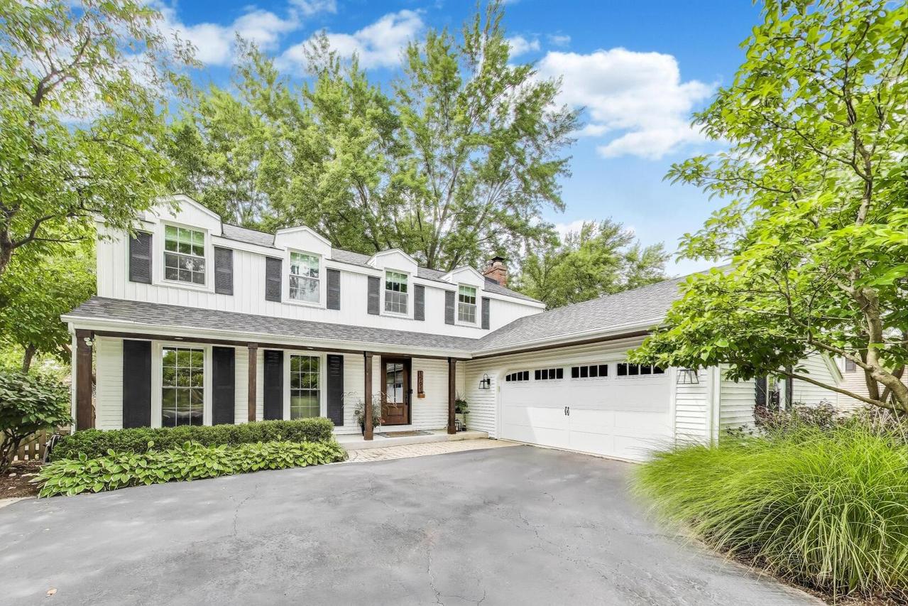 1562 Burning Tr., Wheaton, IL 60189