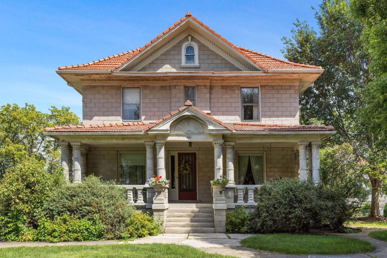 741 Dunbar St., Beecher, IL 60401
