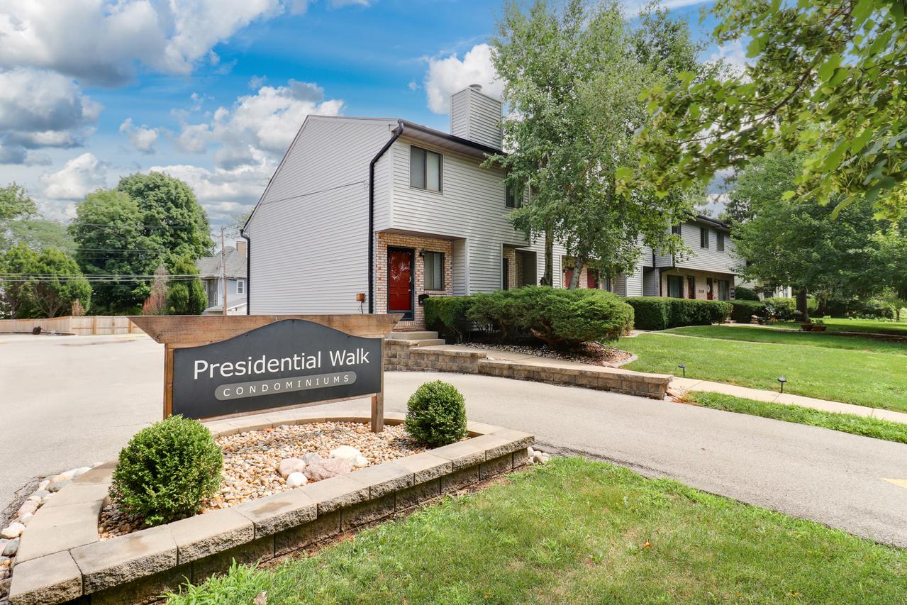 1110 E Jefferson St. #19, Bloomington, IL 61701