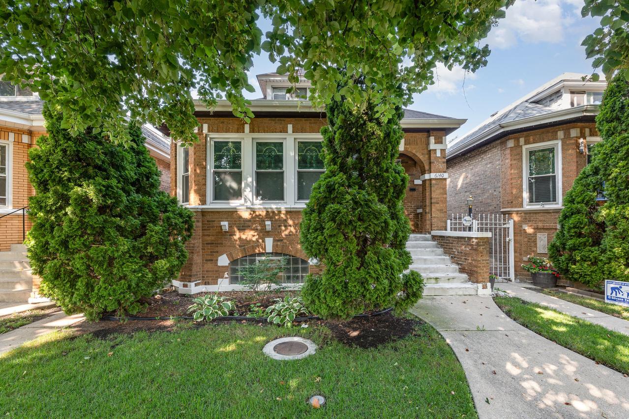 6140 S Karlov Ave., Chicago, IL 60629