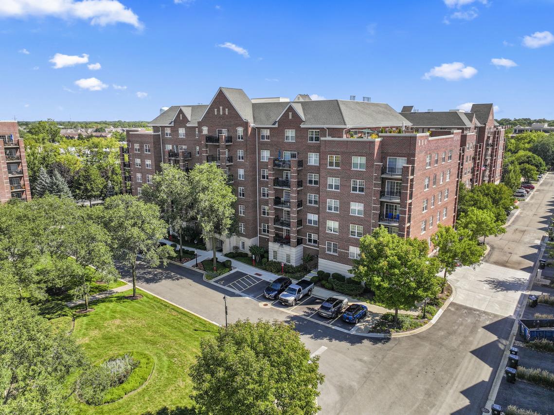 410 W Mahogany Ct. #609, Palatine, IL 60067