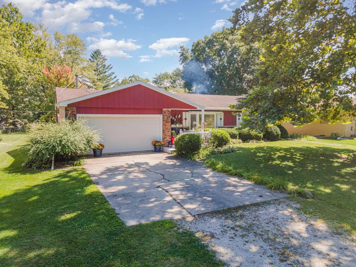 308 Arrowhead Dr., Shorewood, IL 60404