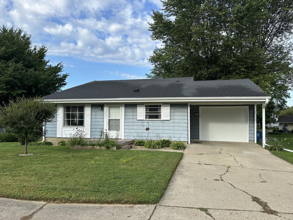 1209 Goral Ct., Dixon, IL 61021