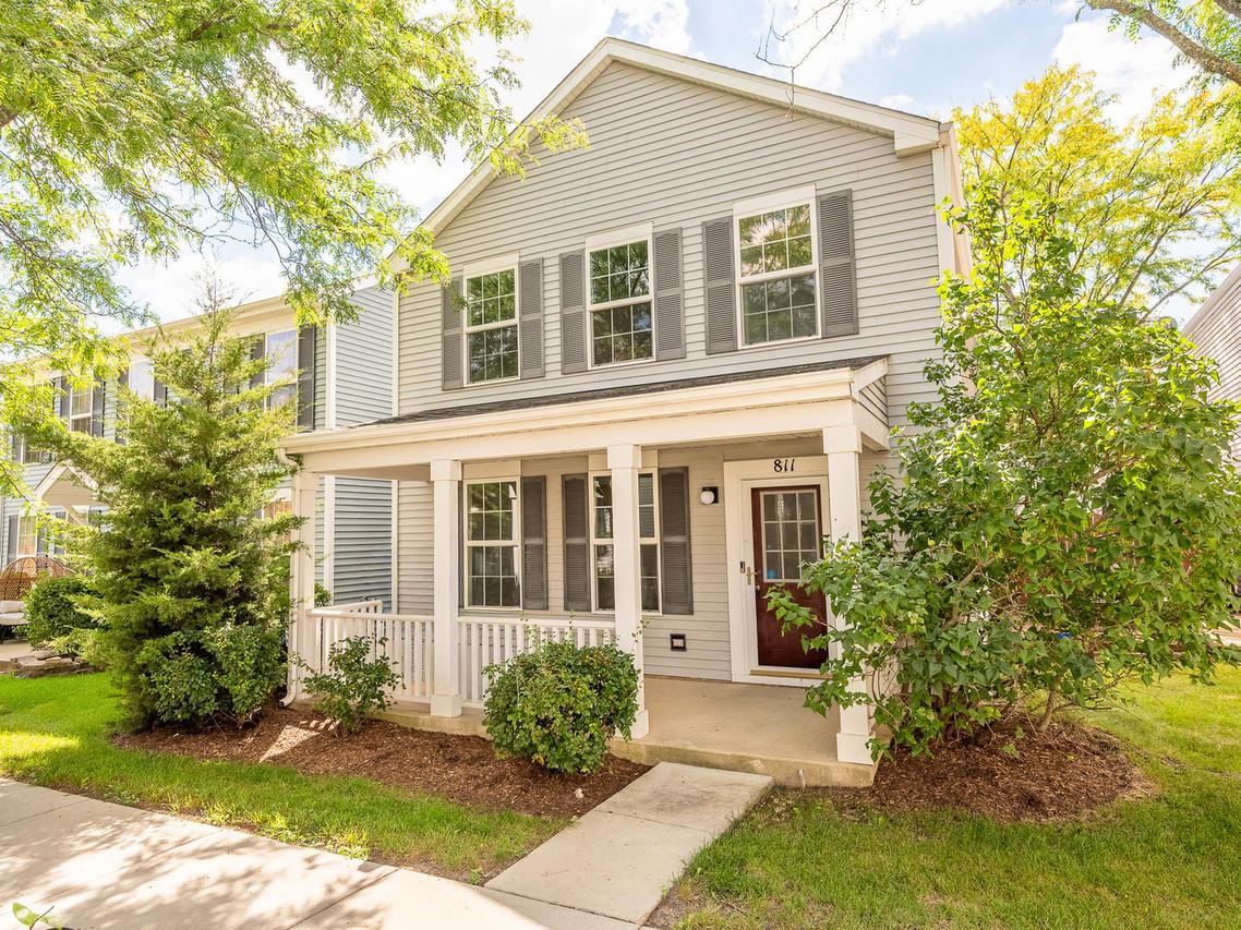 811 Serendipity Dr., Aurora, IL 60504