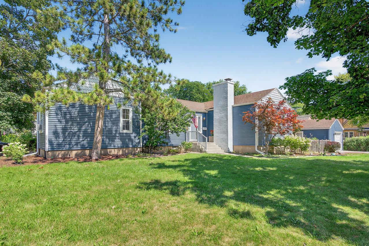 1595 Mount Pleasant St., Northfield, IL 60093