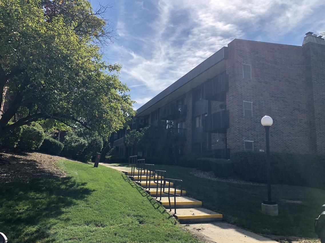 1502 Woodbridge Rd. #2F, Joliet, IL 60436