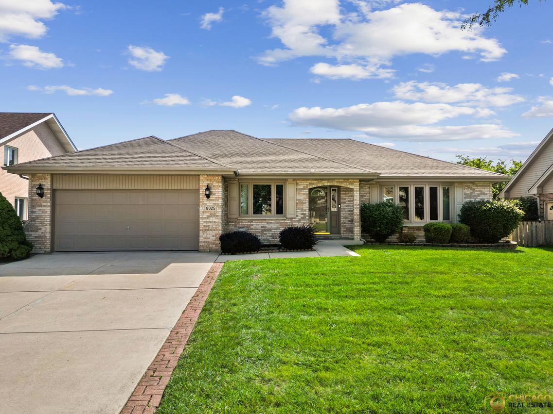 8025 Chesterton Dr., Woodridge, IL 60517