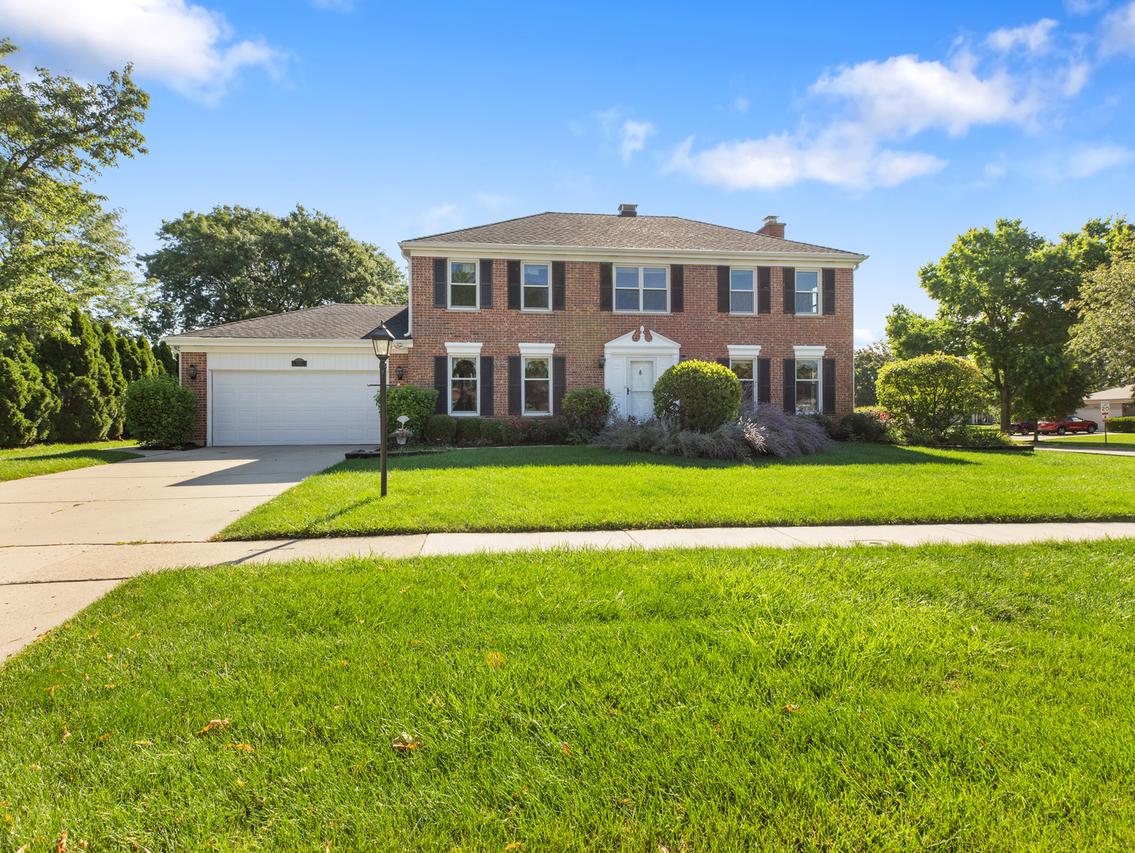 3925 Charlemagne Dr., Hoffman Estates, IL 60192