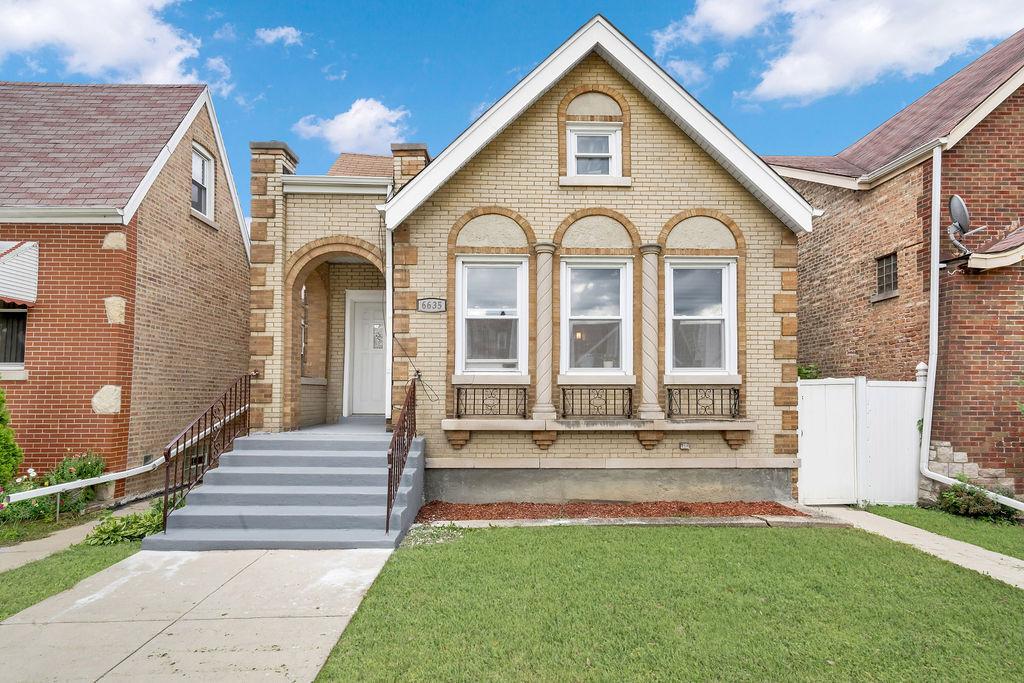 6635 S Karlov Ave., Chicago, IL 60629