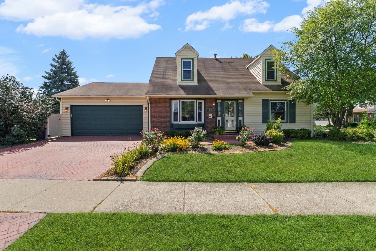 388 Canyon Tr., Carol Stream, IL 60188