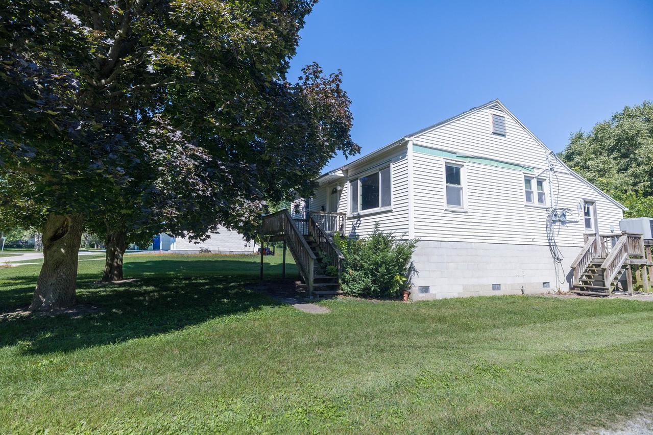 414 E Hickory St., Watseka, IL 60970