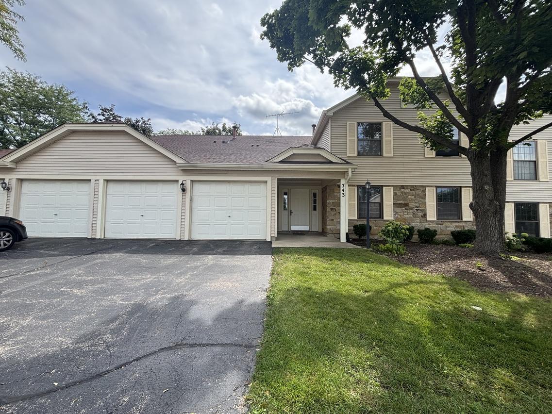 743 Sterling Ct. #A2, Bartlett, IL 60103
