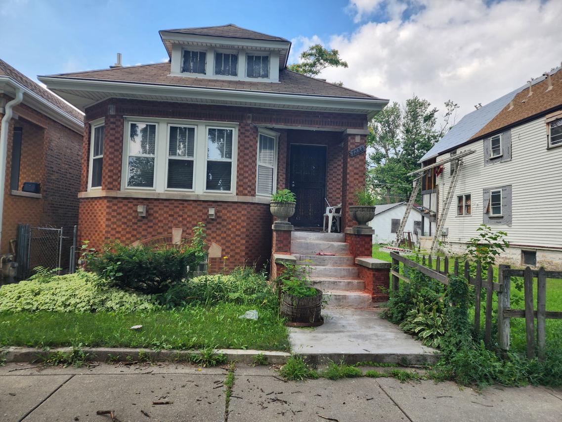 7234 S Wood St., Chicago, IL 60636
