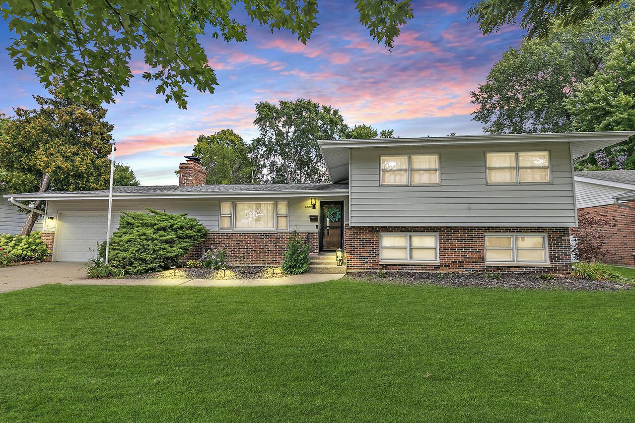 1208 Stafford St., Dekalb, IL 60115