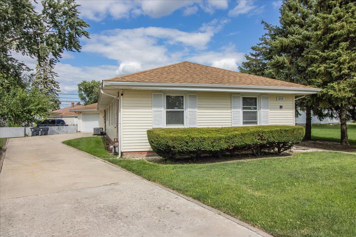 634 E 161st St., South Holland, IL 60473