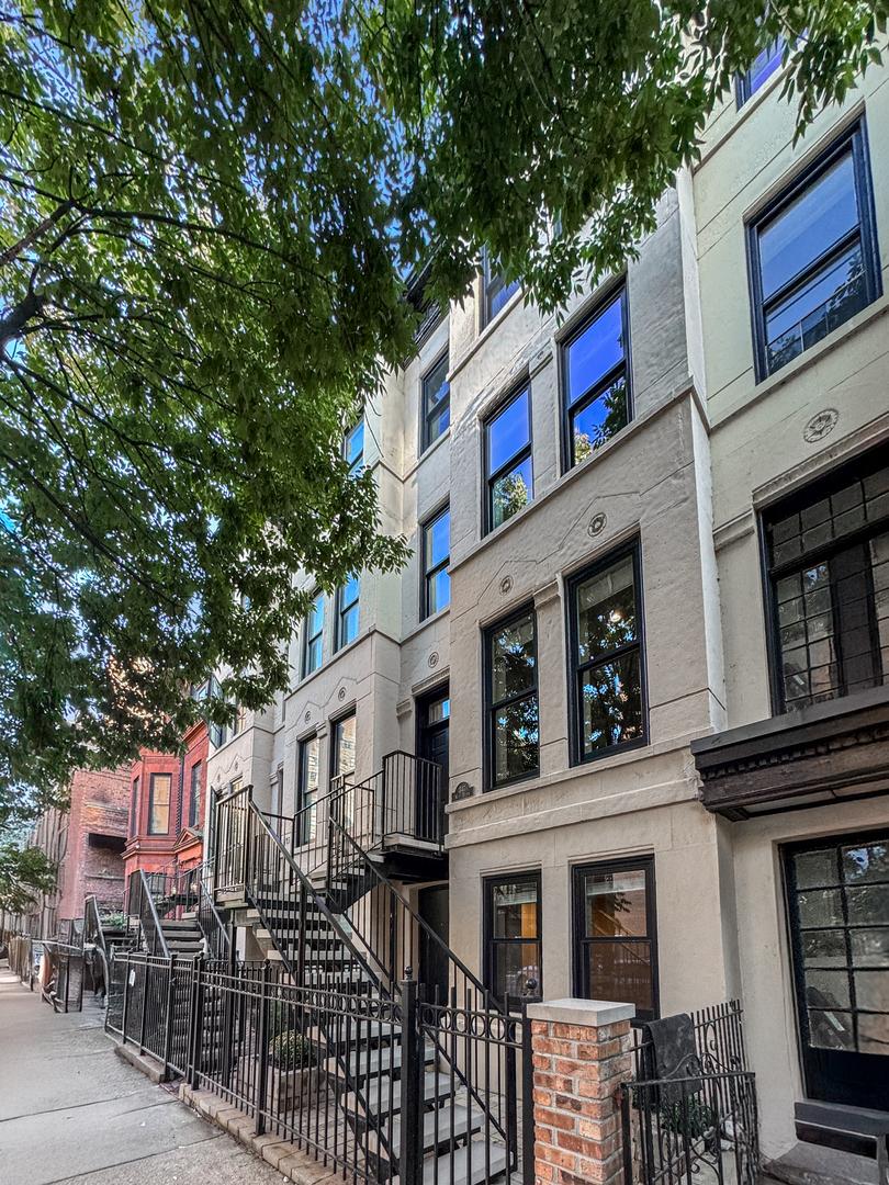 347 W Belden Ave., Chicago, IL 60614
