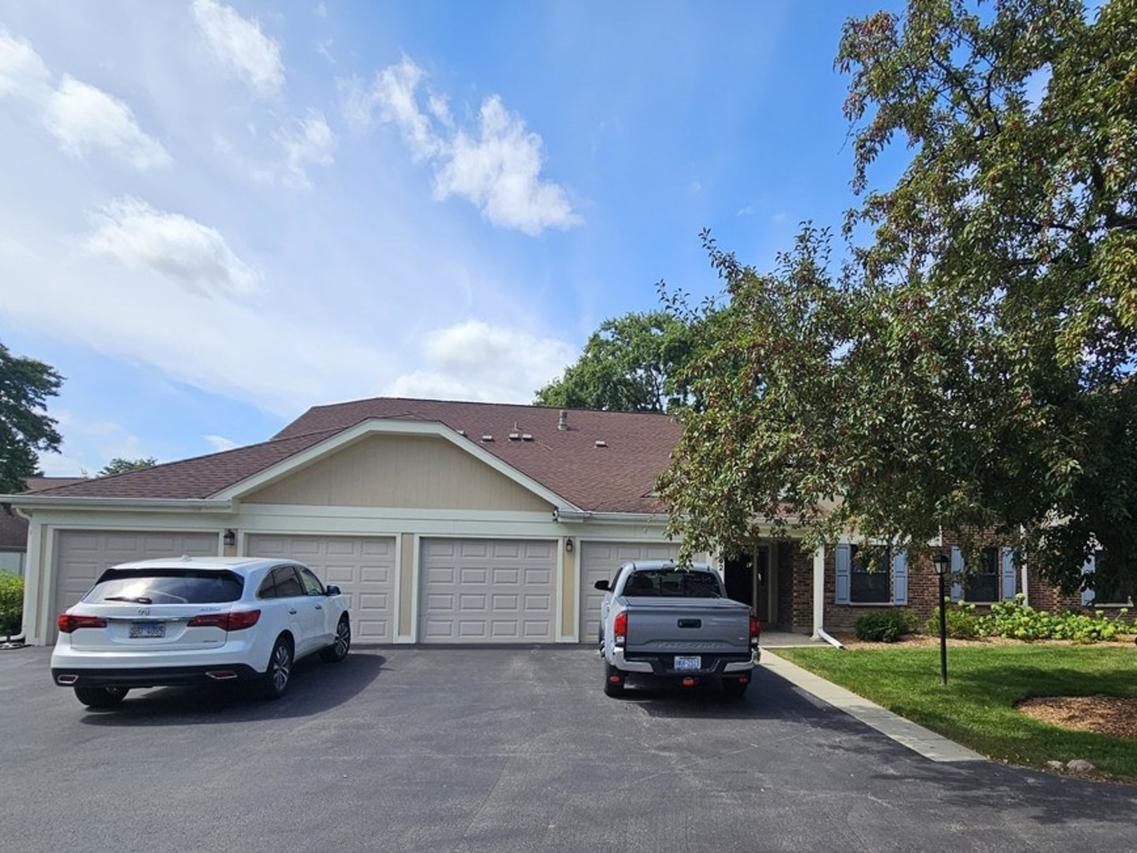 1062 Driftwood Ct. #B1, Wheeling, IL 60090
