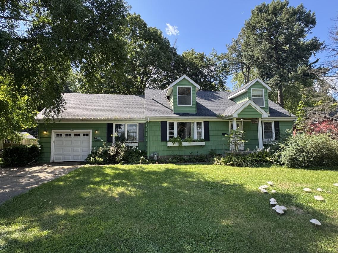 1867 Somonauk St., Sycamore, IL 60178