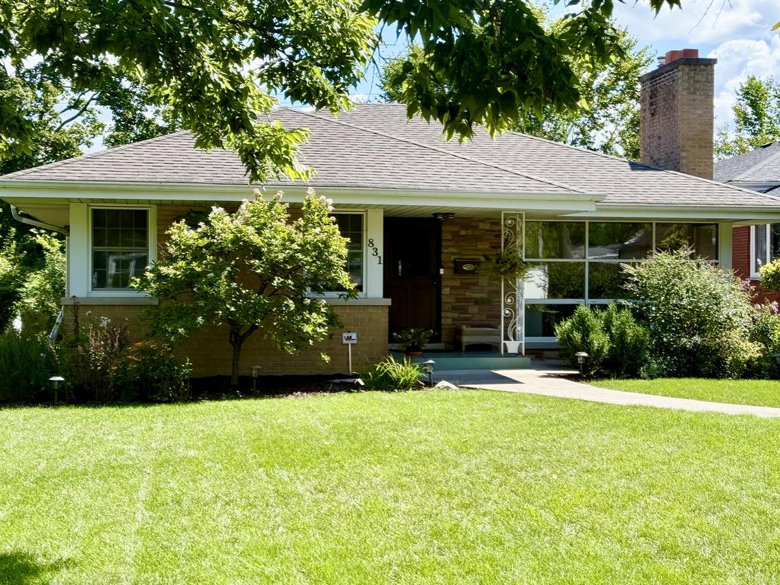 831 Latimer Ln., Flossmoor, IL 60422