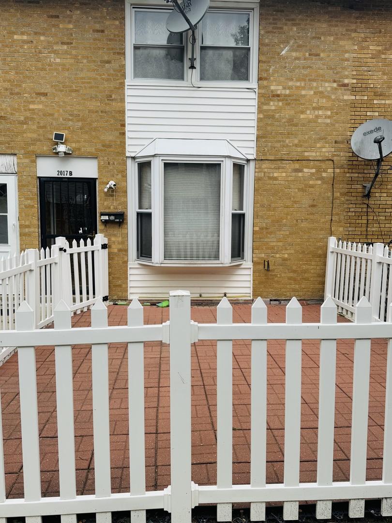 2017 Pine St. #B, Des Plaines, IL 60018