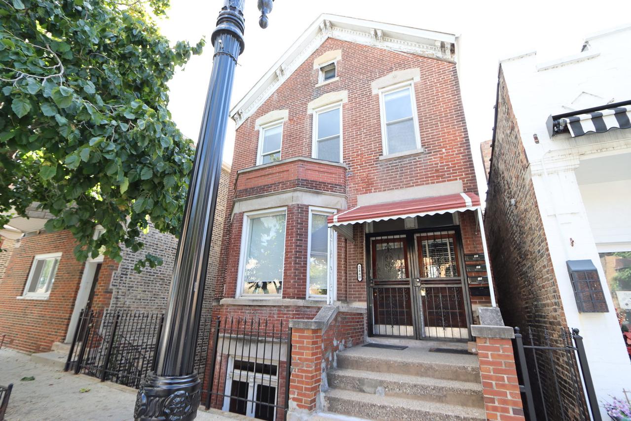 2440 S Oakley Ave., Chicago, IL 60608