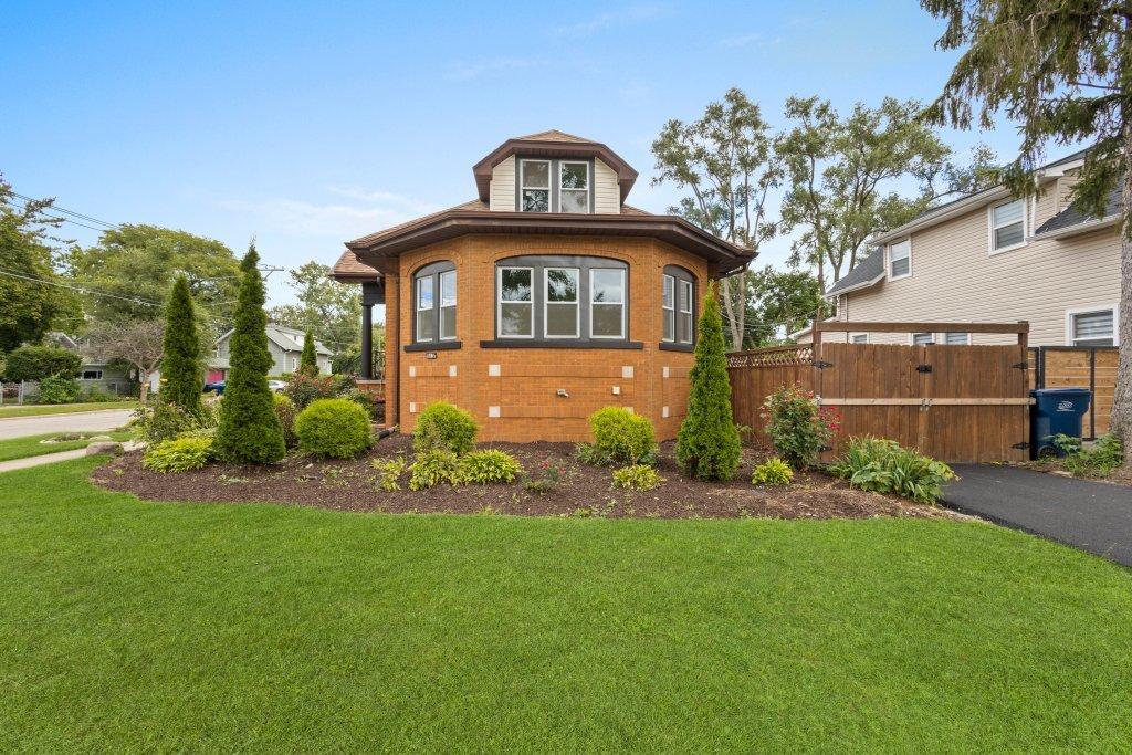 1901 S 3rd Ave., Maywood, IL 60153