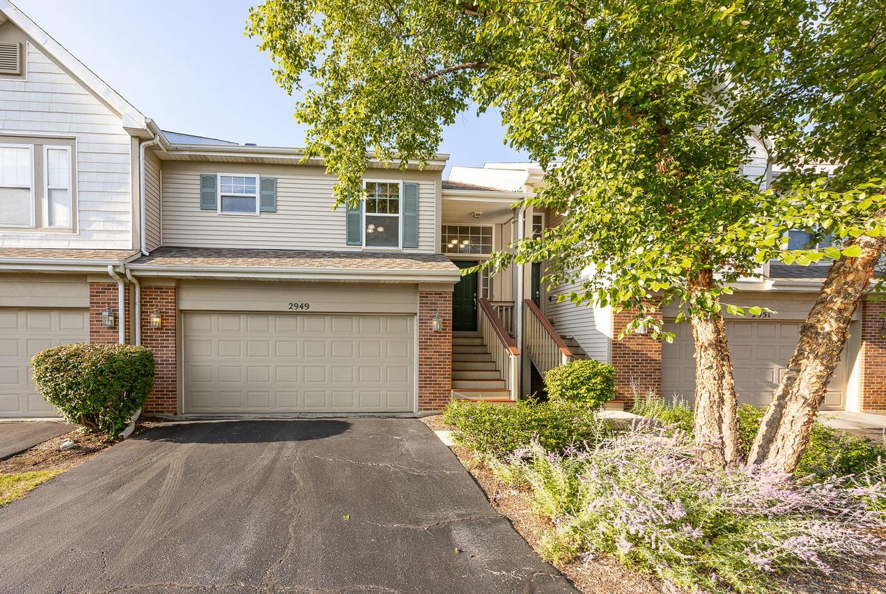 2949 Saganashkee Ln., Naperville, IL 60564