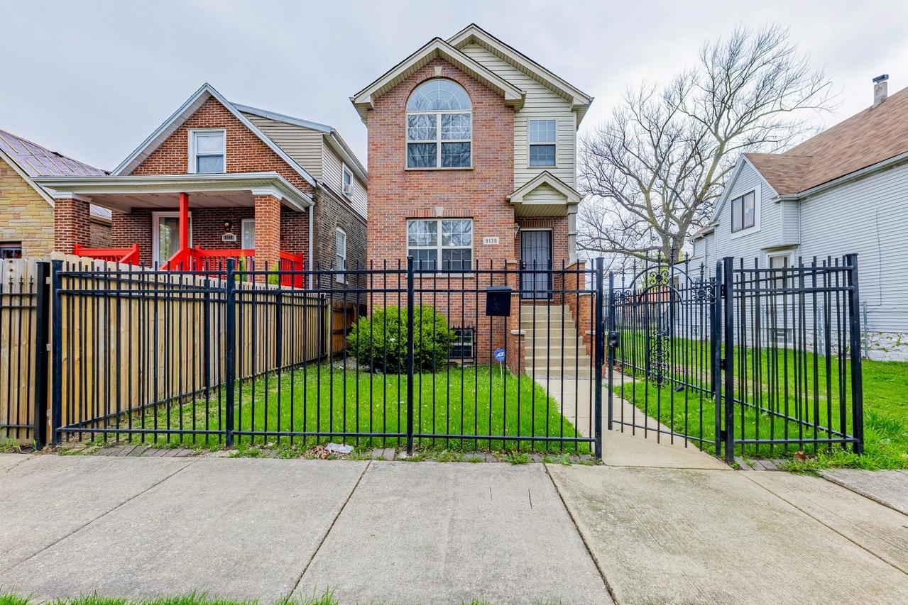 9138 S Greenwood Ave., Chicago, IL 60619