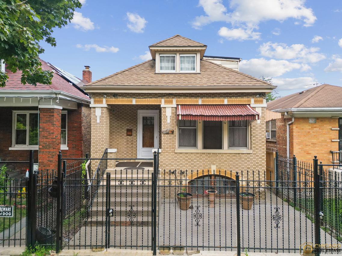 5247 S Rockwell St., Chicago, IL 60632