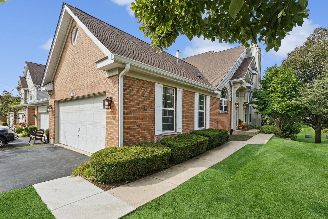 350 Cimarron Rd., Lombard, IL 60148