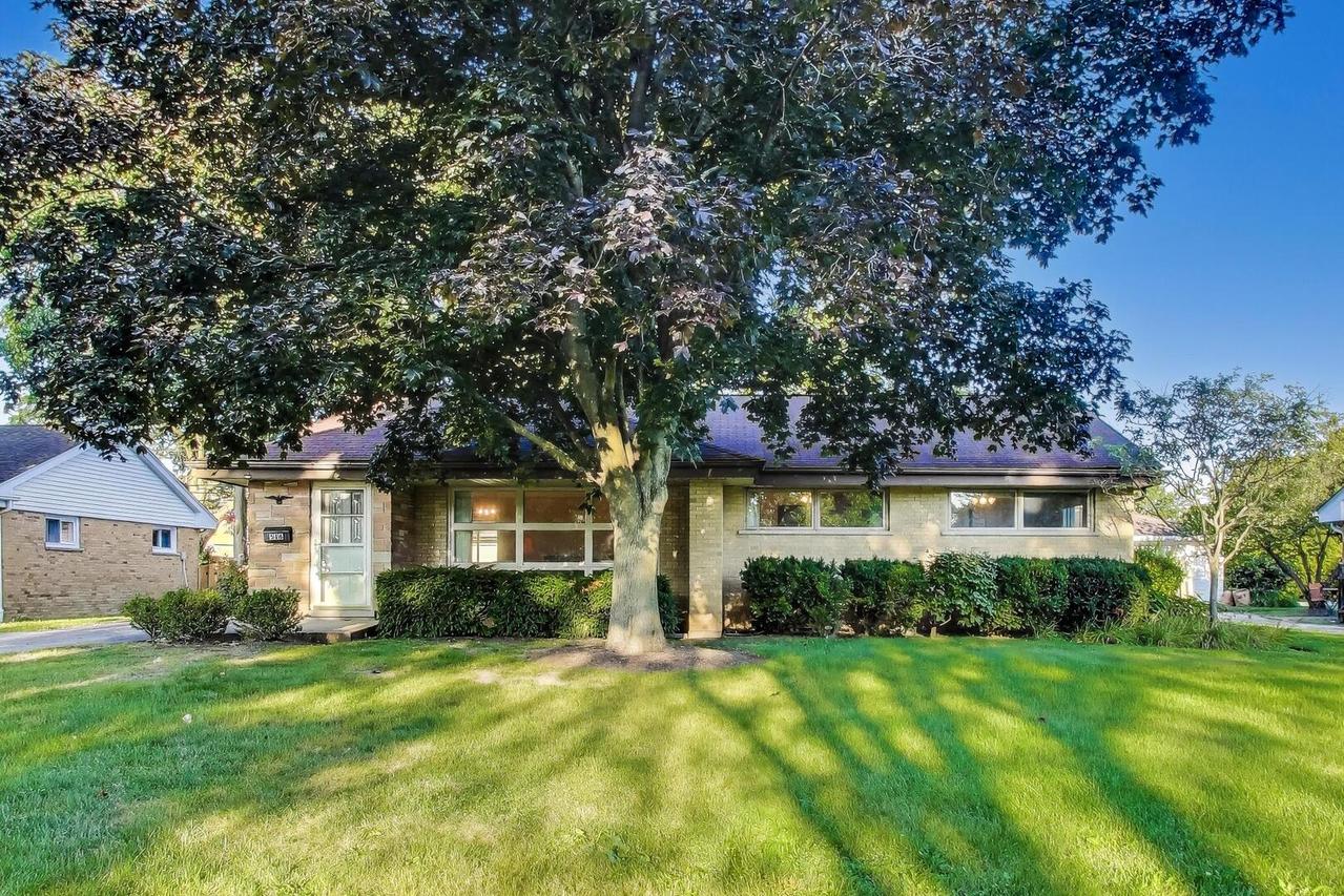 516 Short Ln., Glenview, IL 60025