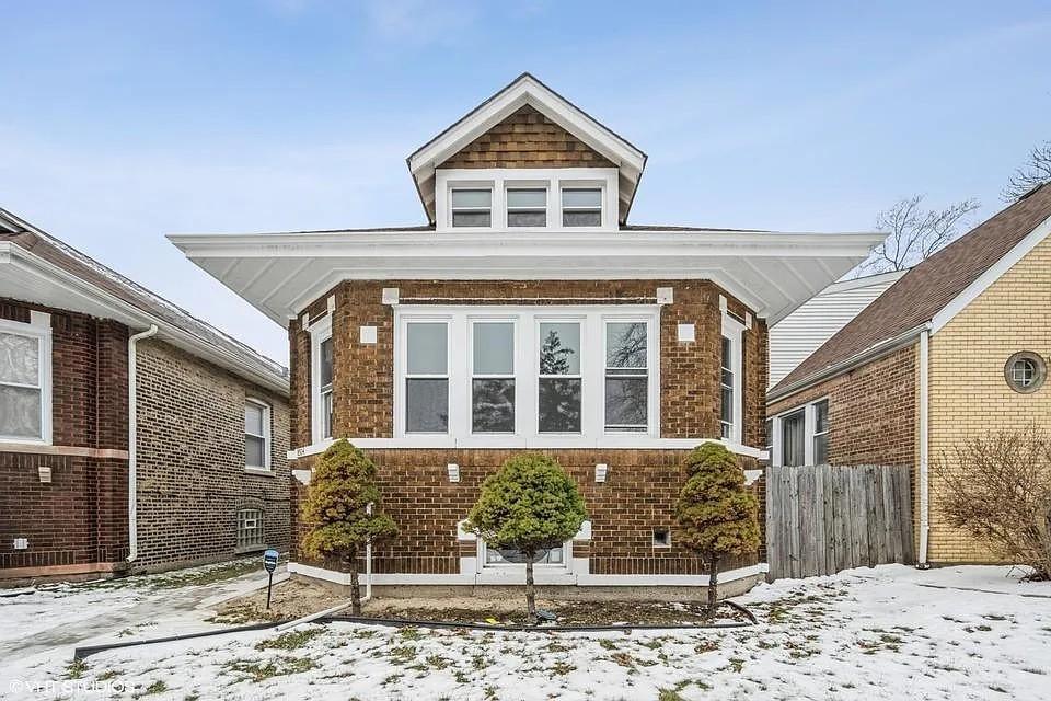 8504 S Essex Ave., Chicago, IL 60617