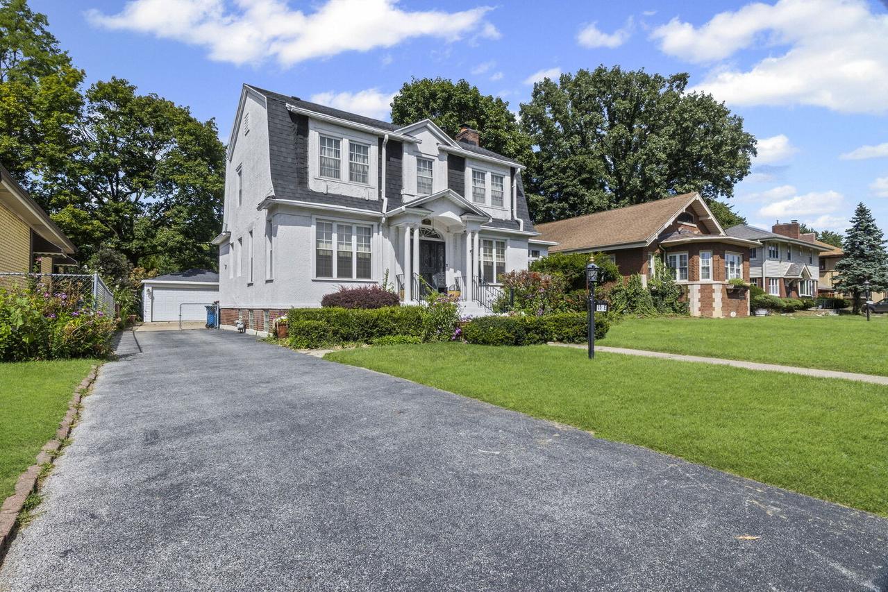 15 E 155th St., Harvey, IL 60426