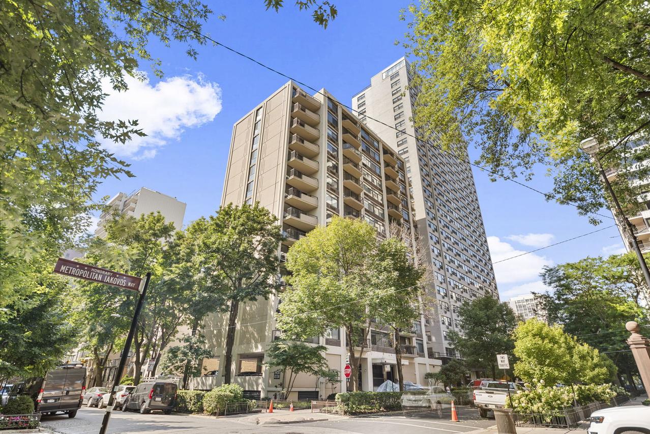 1450 N Astor St. #7D, Chicago, IL 60610
