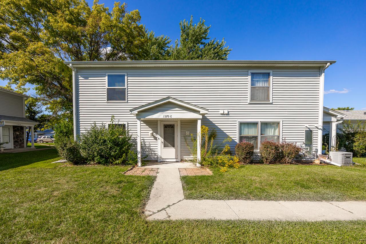 1370 N Glen Cir. #C, Aurora, IL 60506