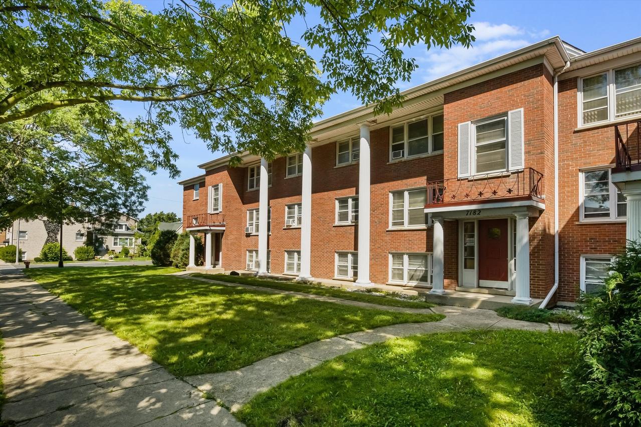 7182 W Dickens Ave. #2W, Chicago, IL 60707
