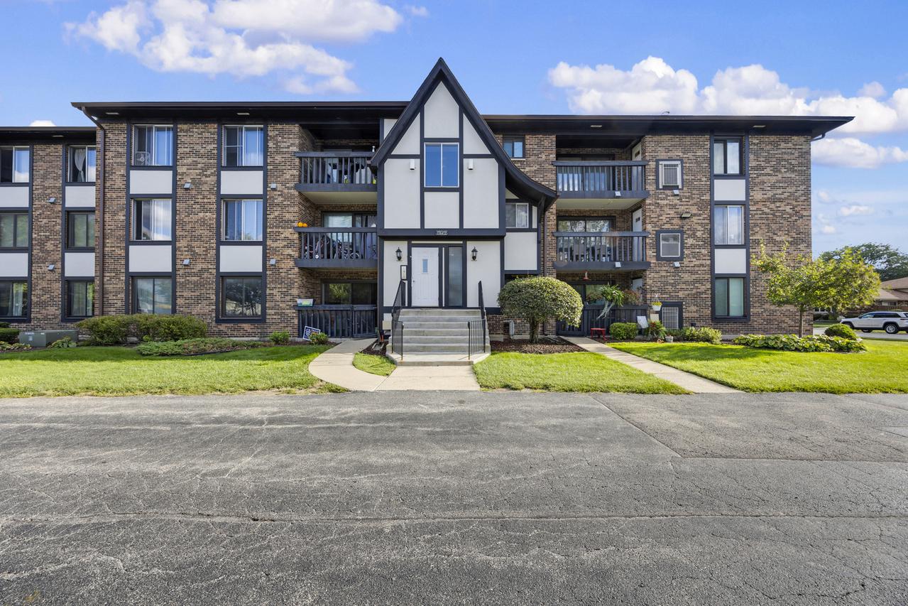 13645 Lamon Ave. #A06, Crestwood, IL 60418