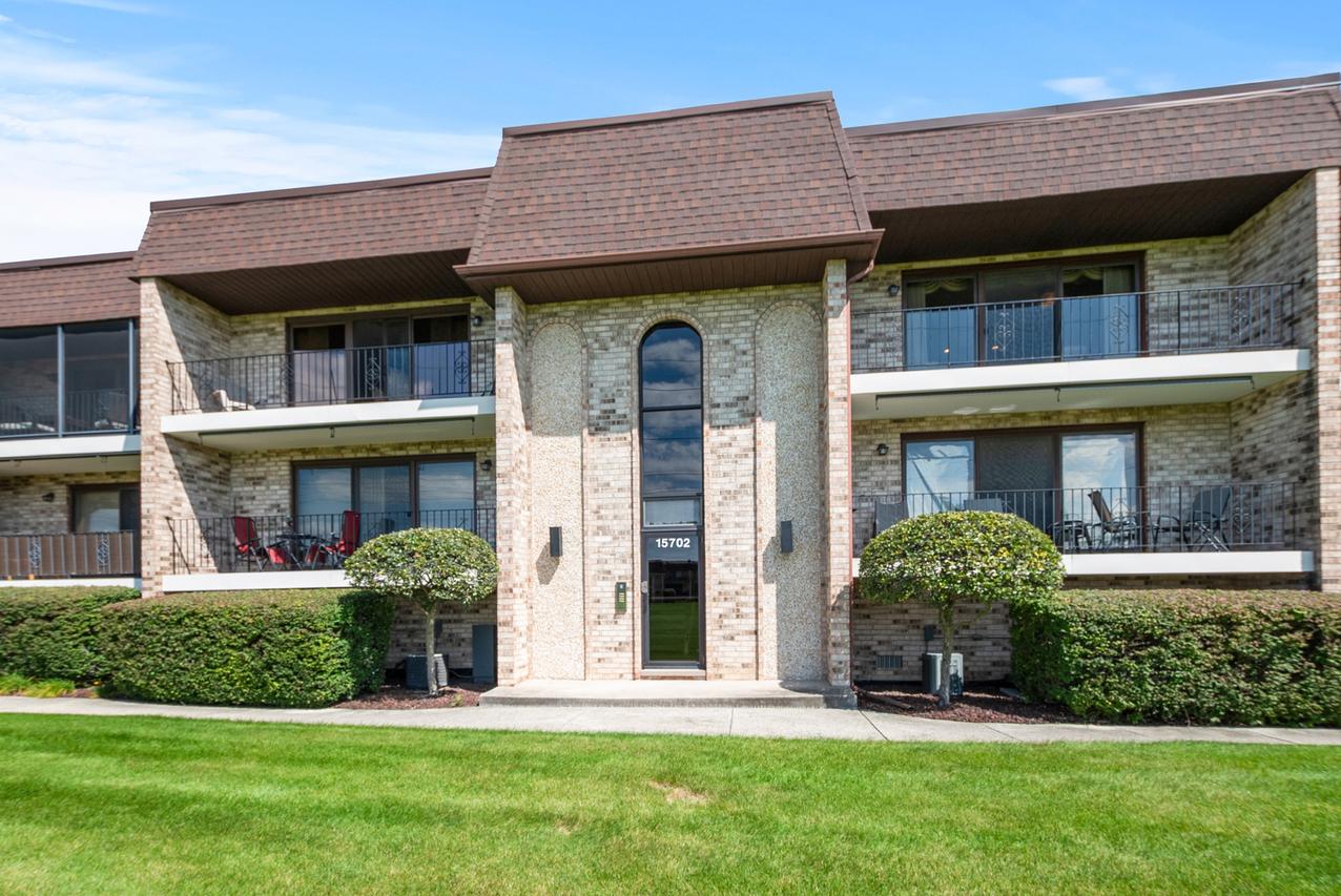 15702 Deerfield Ct. #2S, Orland Park, IL 60462
